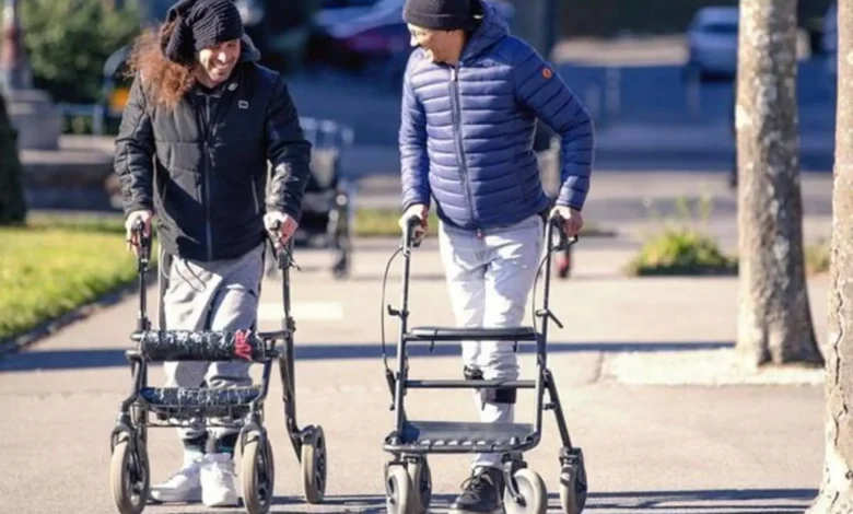 ایمپلنت نخاعی به سه مرد فلج توانایی راه رفتن داد